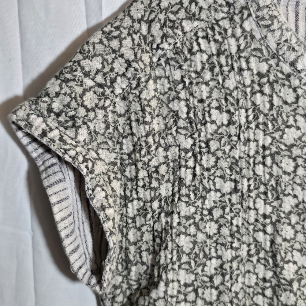 Faherty Short Cap Sleeve Reversible Striped Ditzy Floral Button Front Top, sz L - Picture 6 of 8